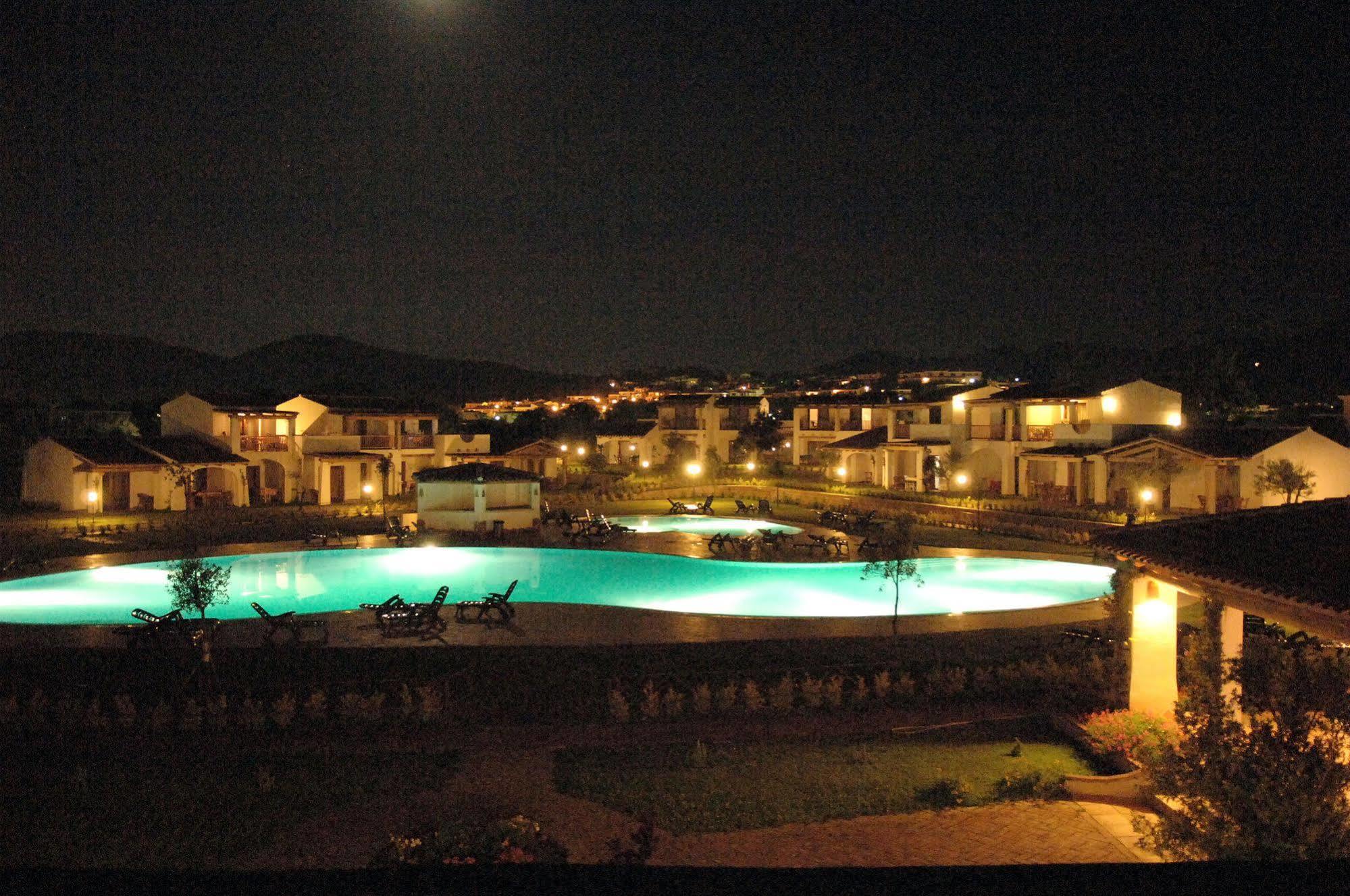 Le Tre Querce Aparthotel San Teodoro  Ngoại thất bức ảnh