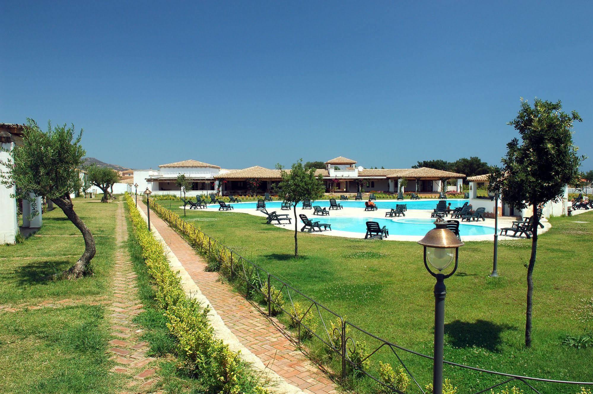 Le Tre Querce Aparthotel San Teodoro  Ngoại thất bức ảnh